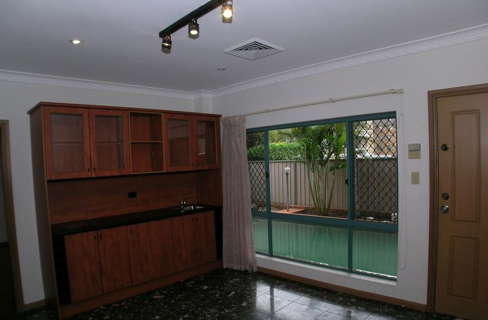 8 General Holmes Drive BRIGHTON LE SANDS 3