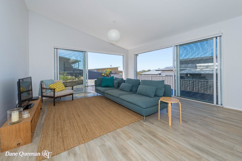 8 Girambin Street CORLETTE 12