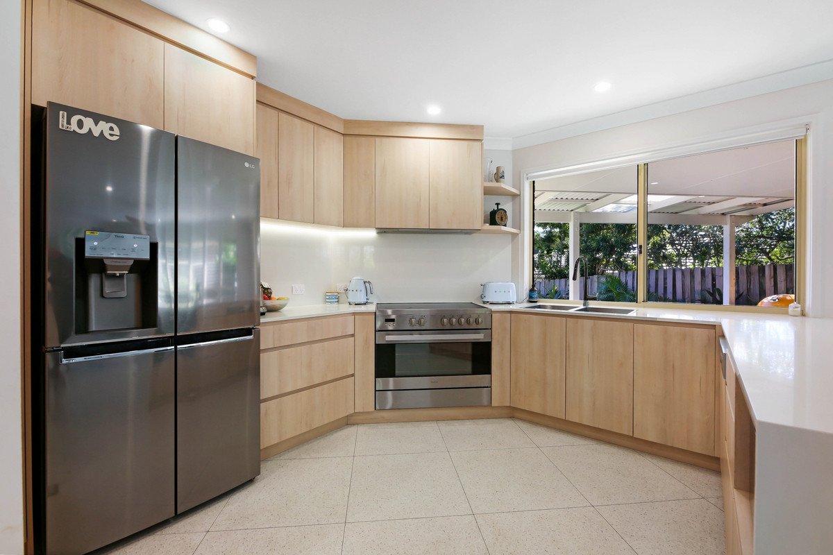 8 Glauca Street Burleigh Heads 4