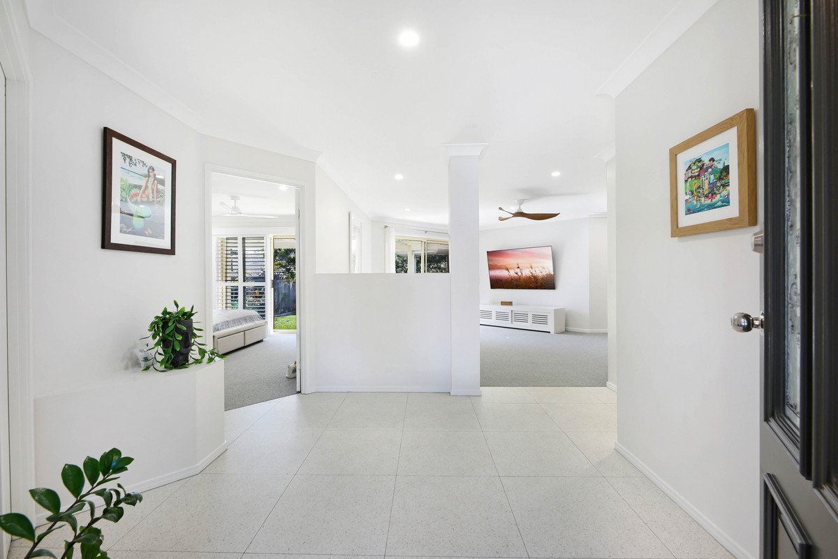 8 Glauca Street Burleigh Heads 16