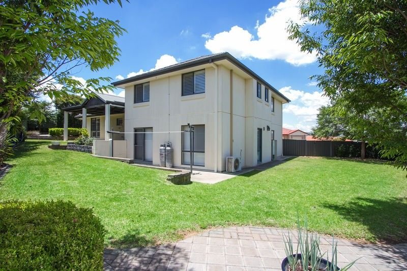 8 Glen Alpha Close TAMWORTH 9