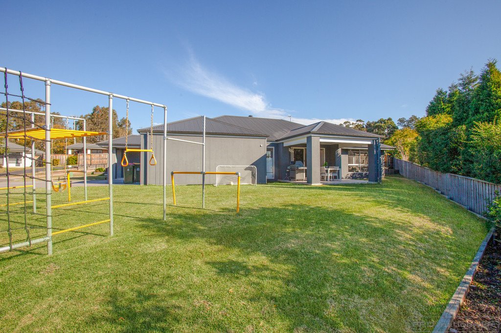 8 Glider Close ABERGLASSLYN 4