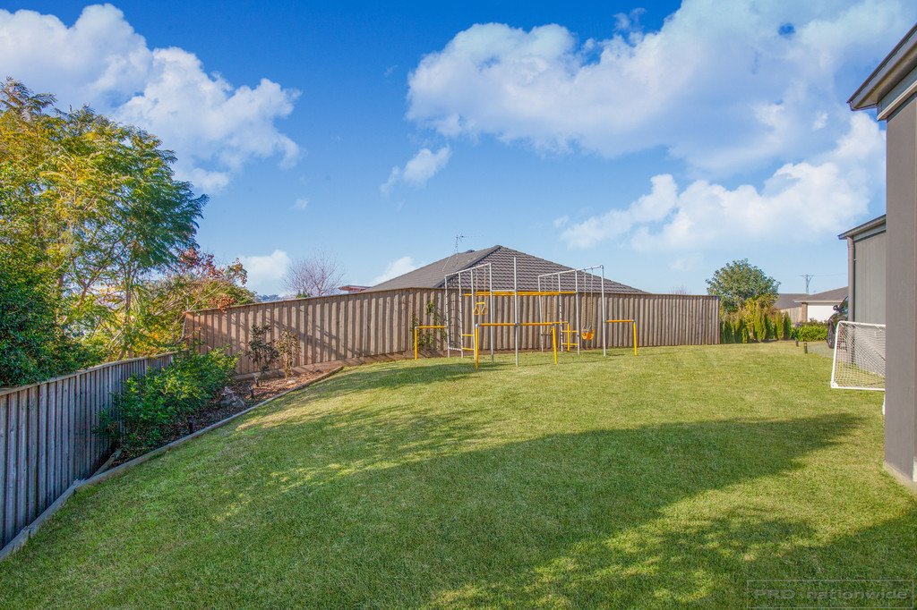 8 Glider Close ABERGLASSLYN 5