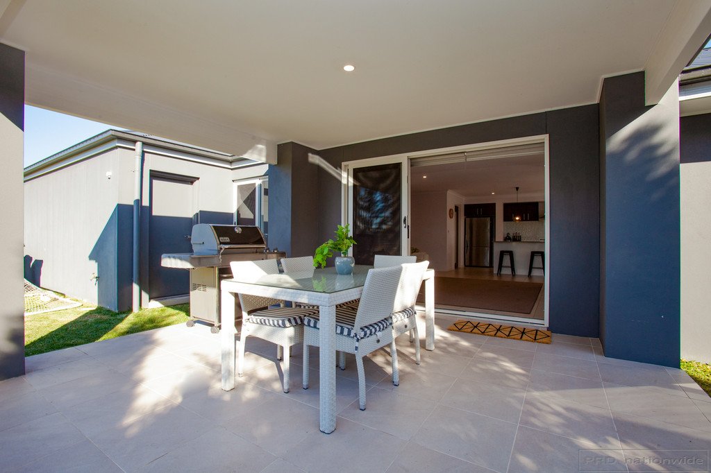 8 Glider Close ABERGLASSLYN 8