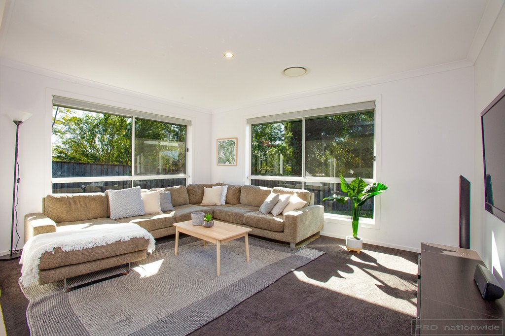 8 Glider Close ABERGLASSLYN 15