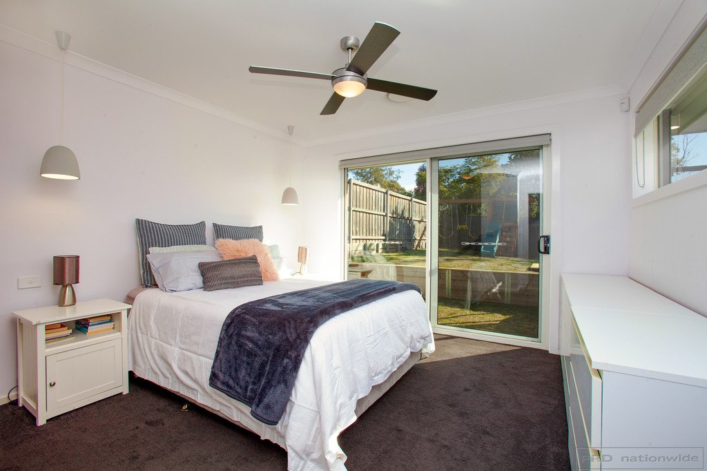 8 Glider Close ABERGLASSLYN 19