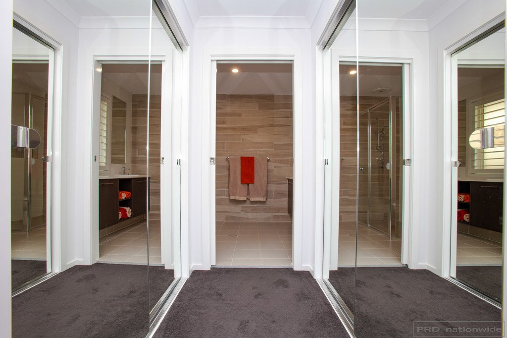 8 Glider Close ABERGLASSLYN 21