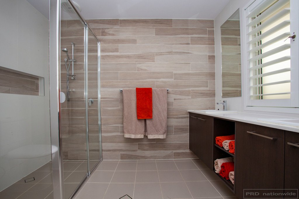 8 Glider Close ABERGLASSLYN 22