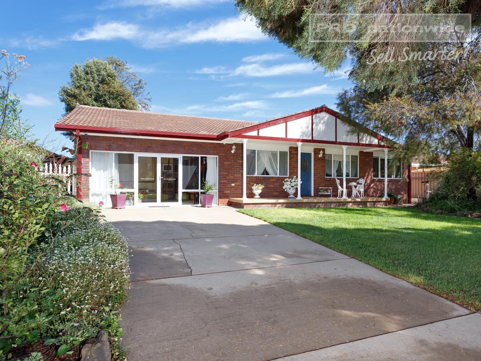 8 Goborra Street GLENFIELD PARK 1