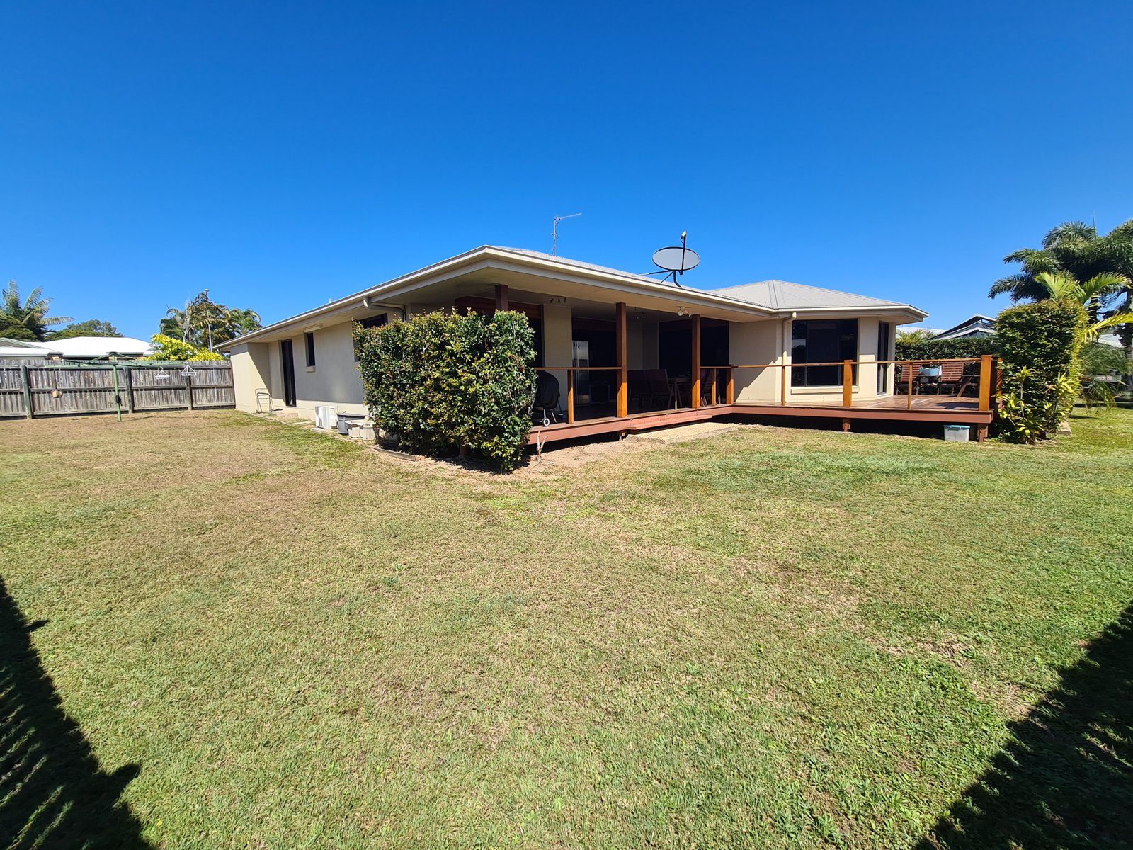 8 Golf View Drive BOYNE ISLAND 4