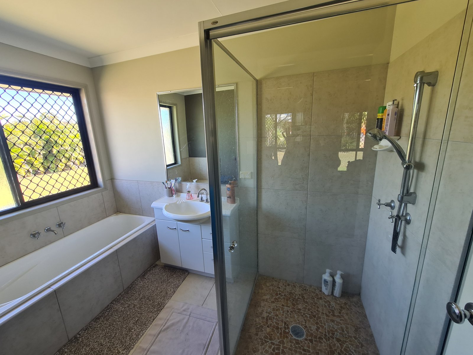 8 Golf View Drive BOYNE ISLAND 11