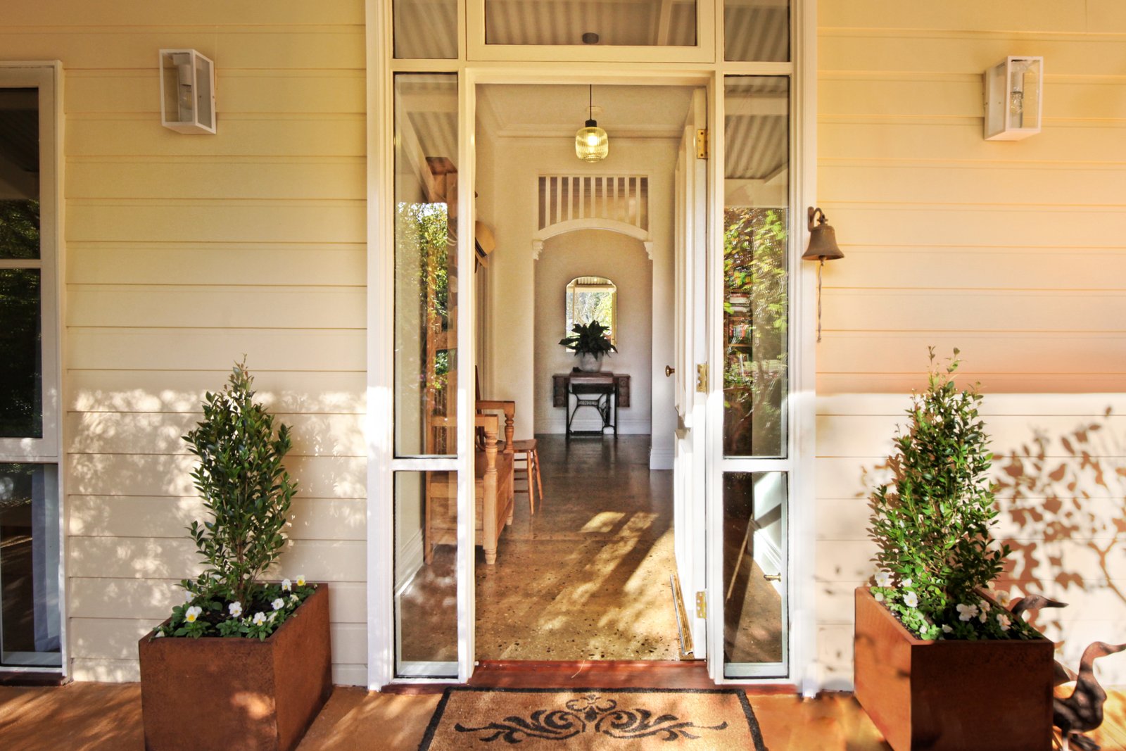 Real Estate and Property in 8 Gordon Court, Woodend, VIC