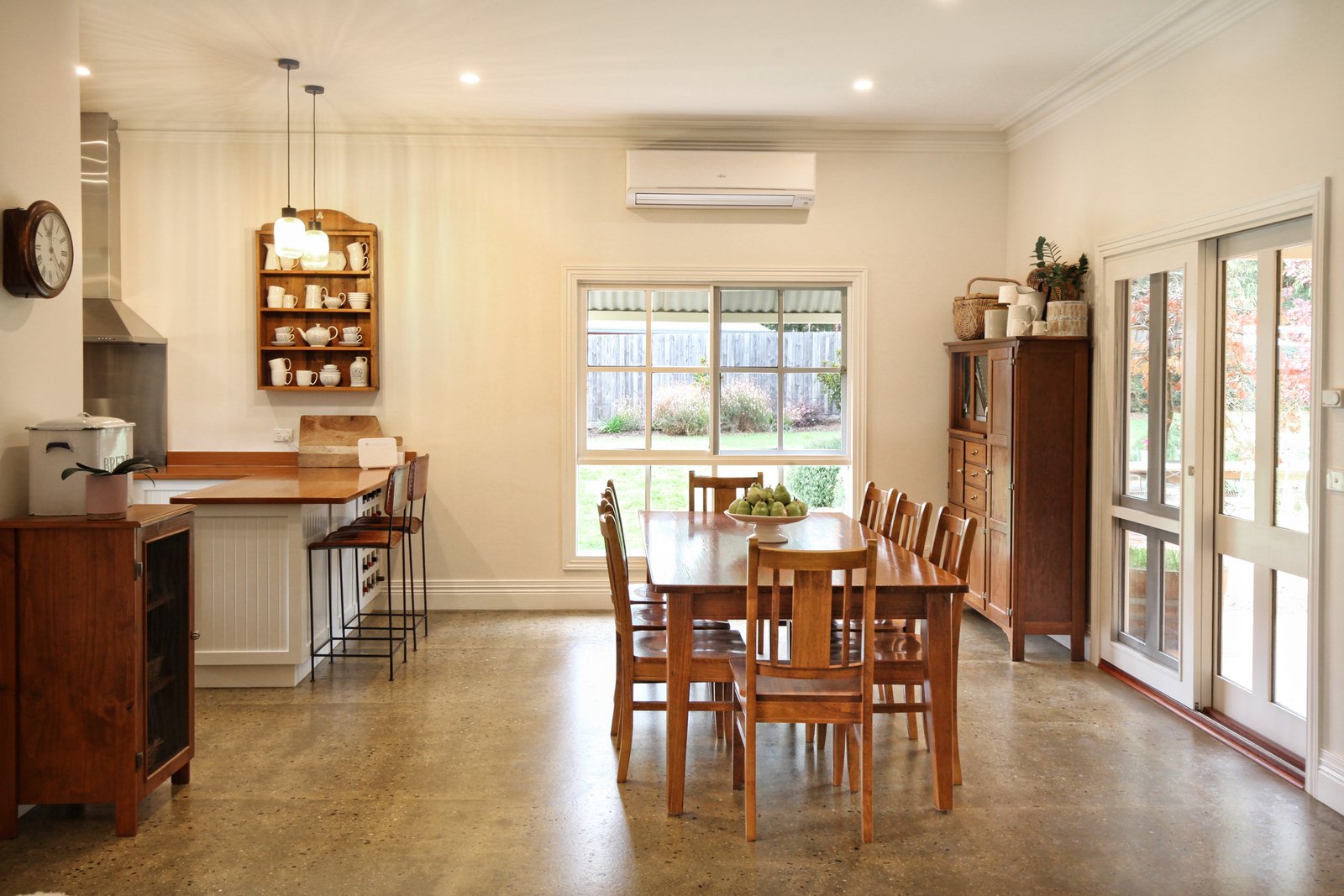 Real Estate and Property in 8 Gordon Court, Woodend, VIC