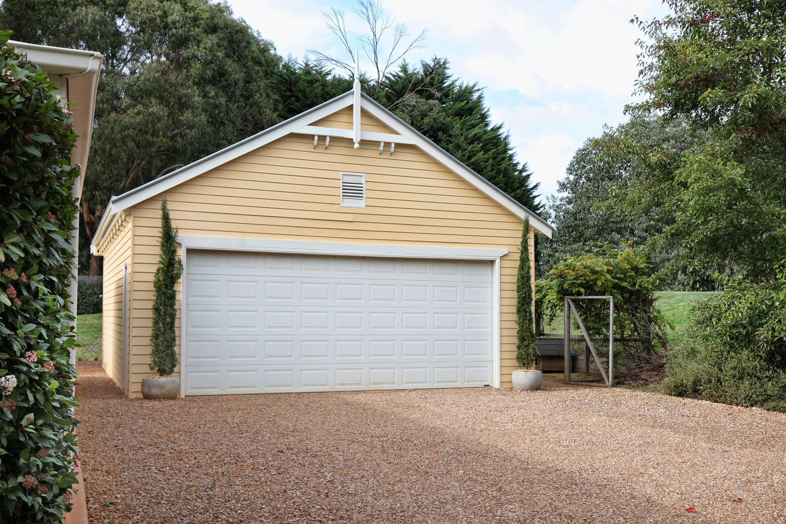 Real Estate and Property in 8 Gordon Court, Woodend, VIC