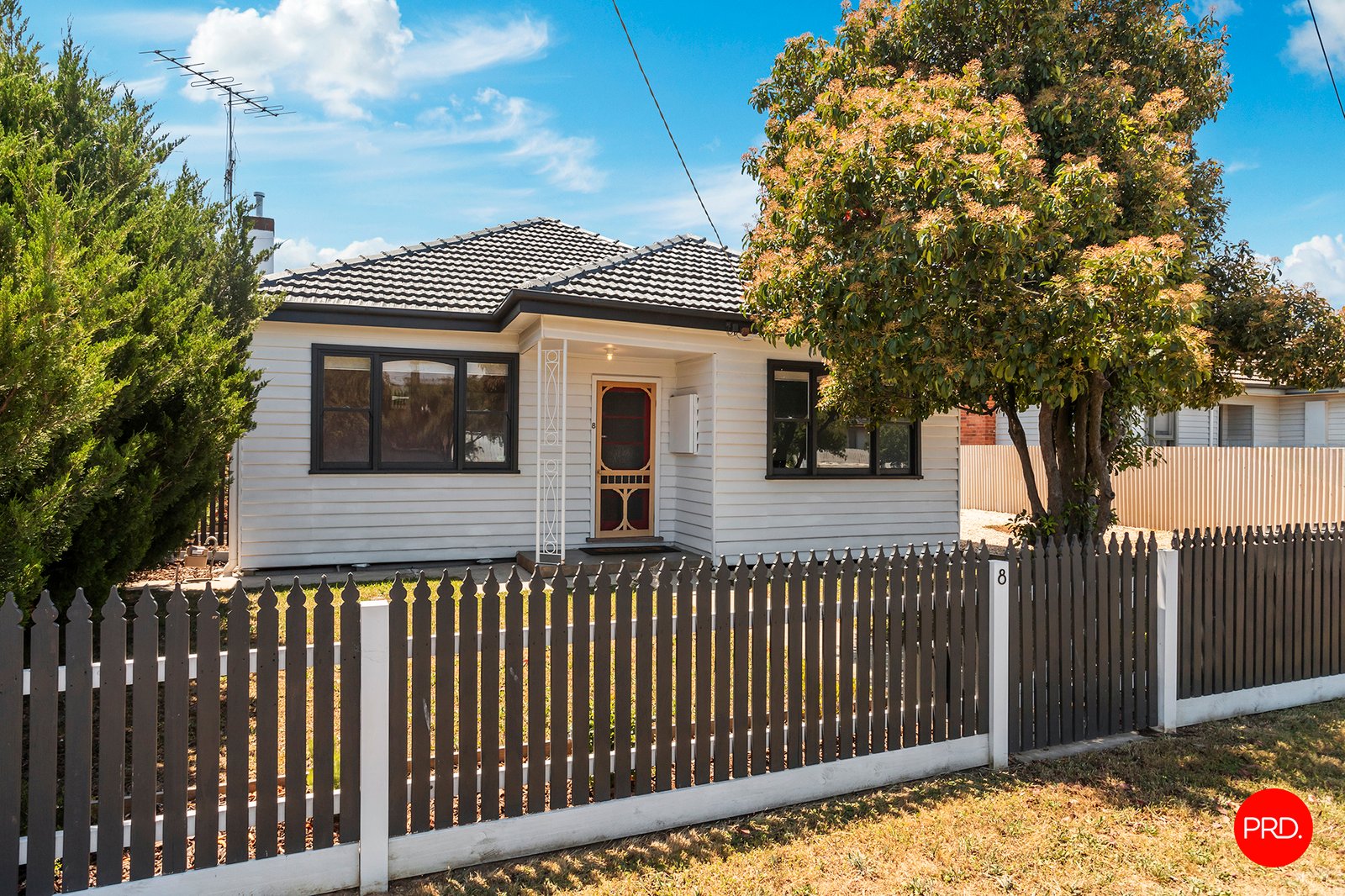 8 Gordon Street KANGAROO FLAT 1