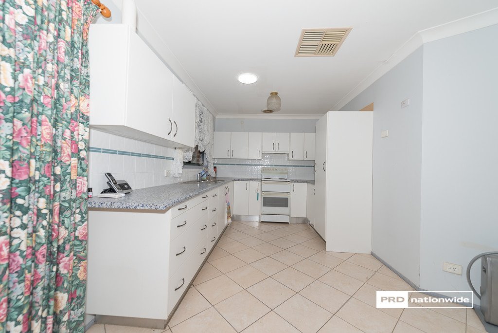 8 Gosse Court TAMWORTH 6