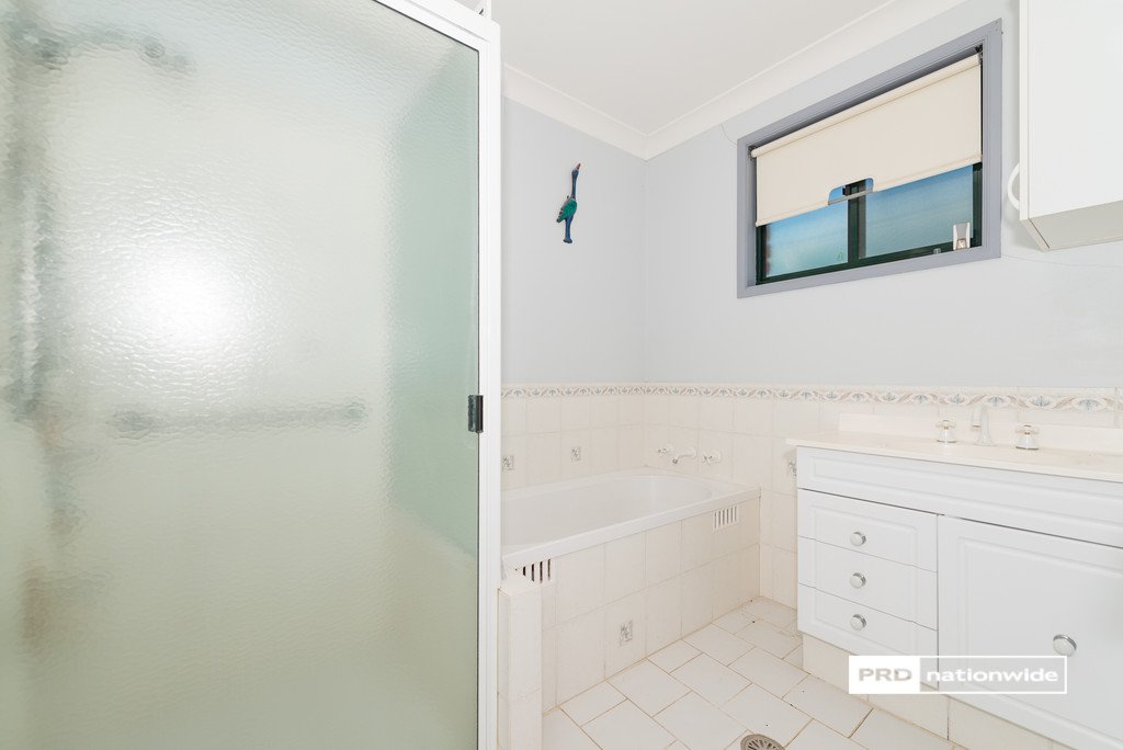 8 Gosse Court TAMWORTH 9