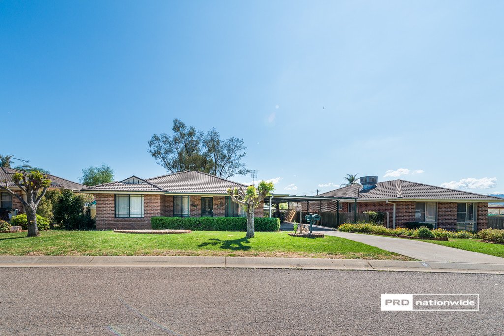 8 Gosse Court TAMWORTH 19