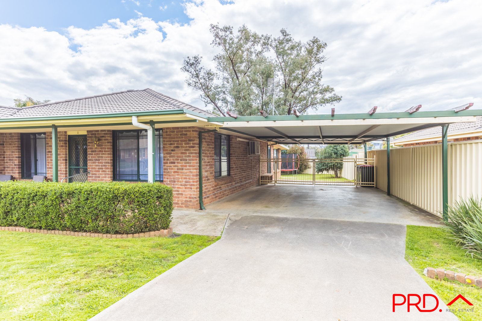 8 Gosse Court TAMWORTH 2