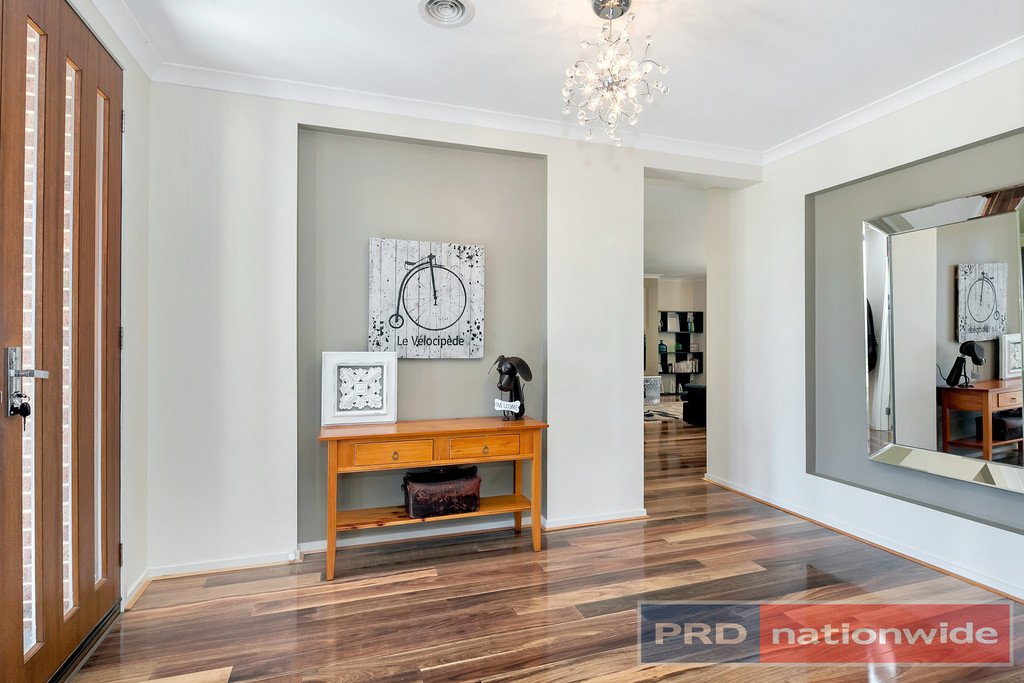 8 Gracefield Drive BROWN HILL 2