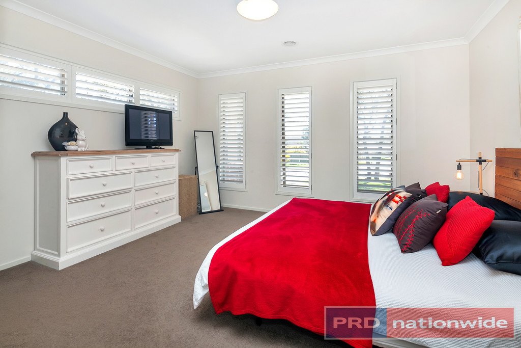 8 Gracefield Drive BROWN HILL 4