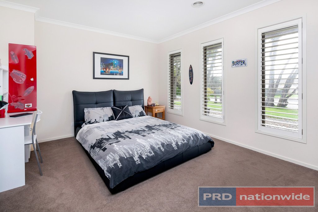 8 Gracefield Drive BROWN HILL 12