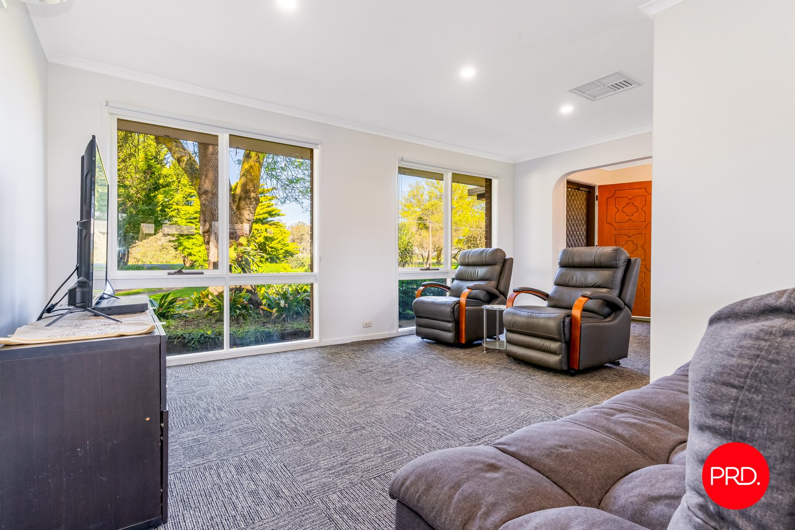 8 Granter Street KANGAROO FLAT 2
