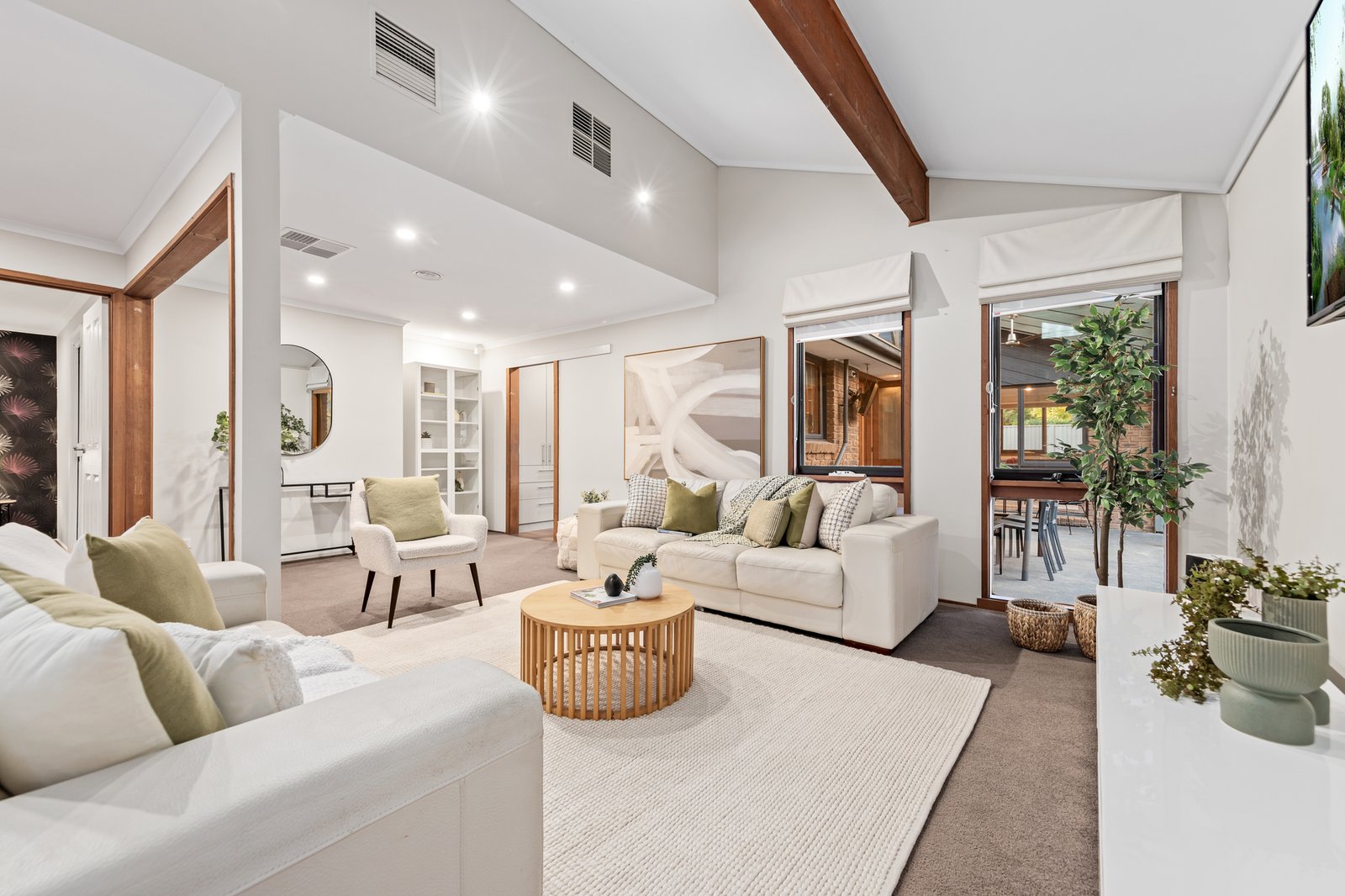 Gallery: 8 Greenleaf Court