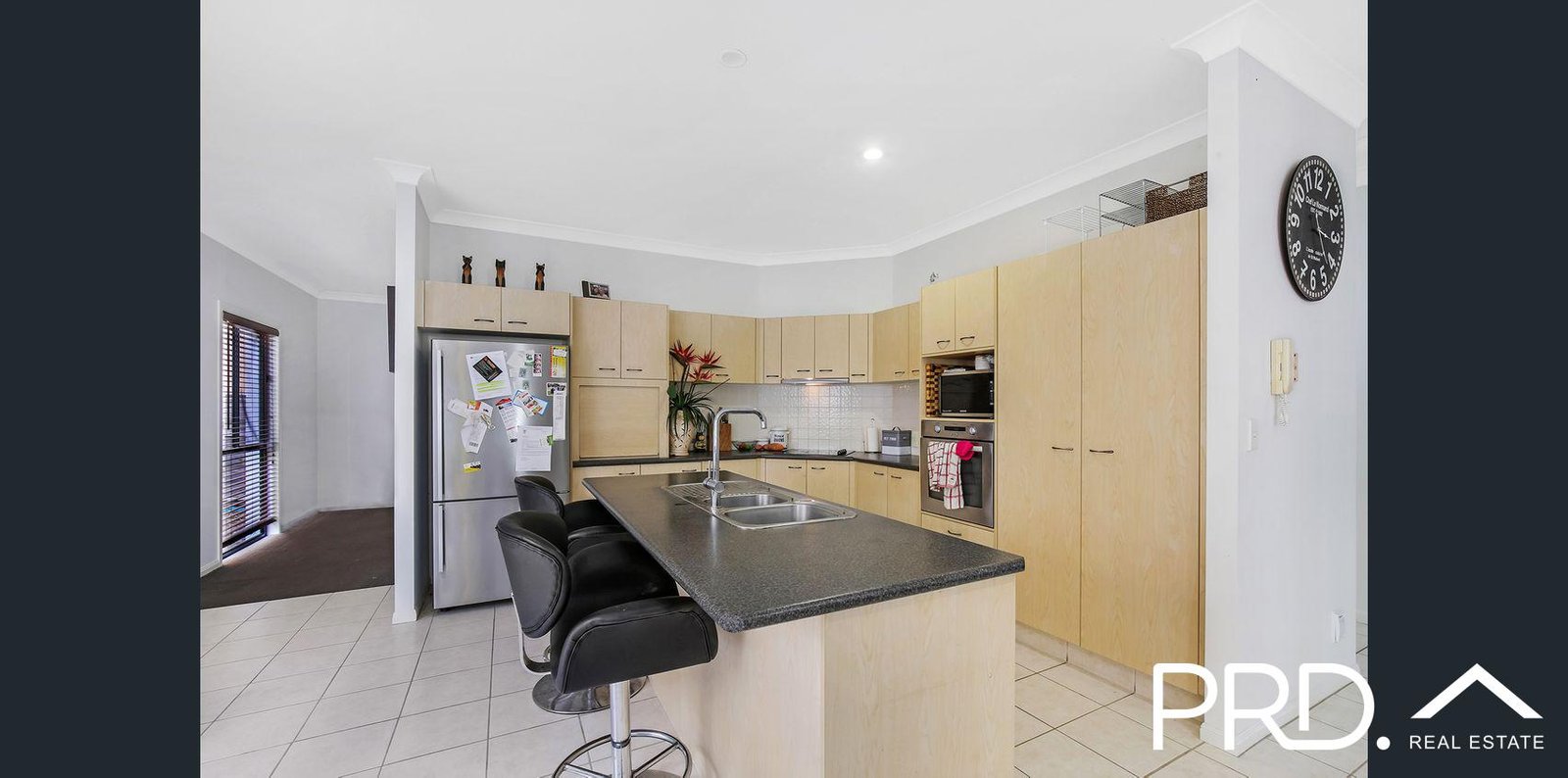 8 Grenada Court VARSITY LAKES 4