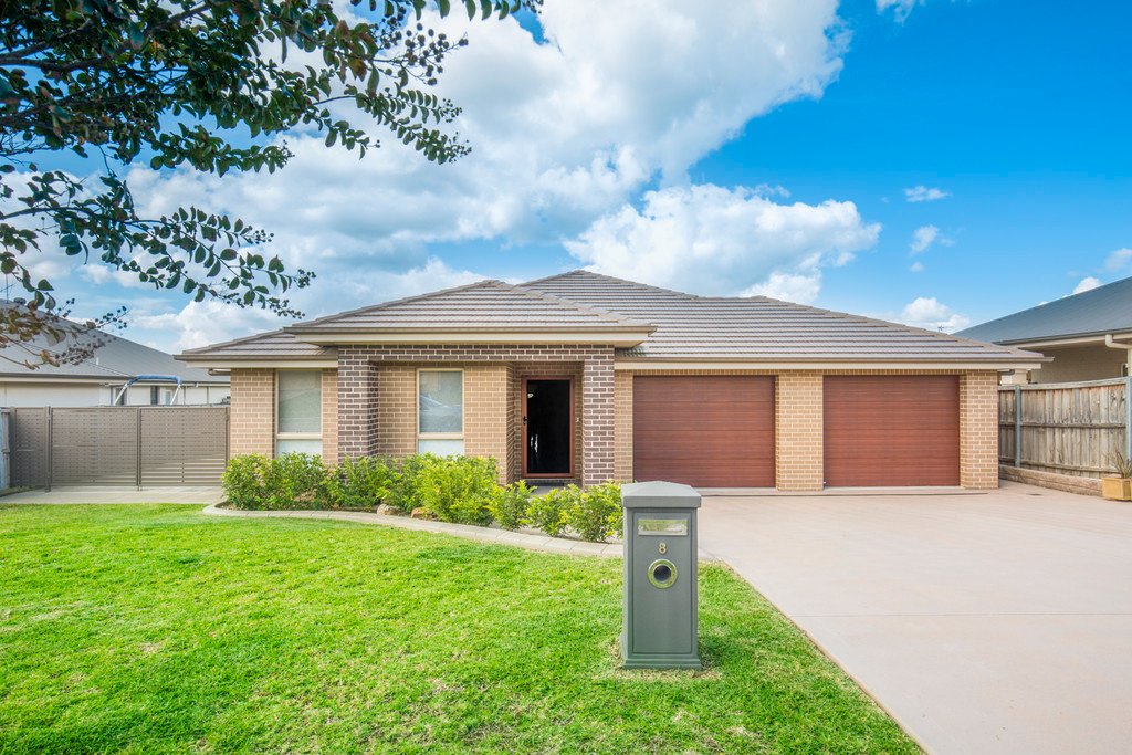 8 Gumnut Way ABERGLASSLYN 1