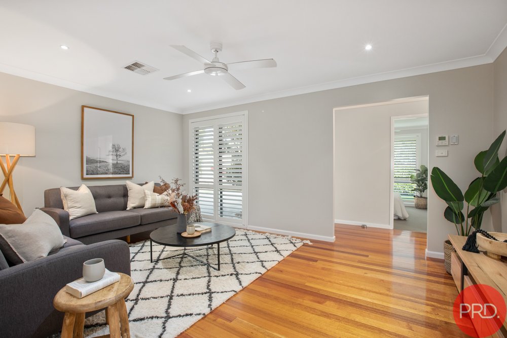 8 Gymea Place THORNTON 2