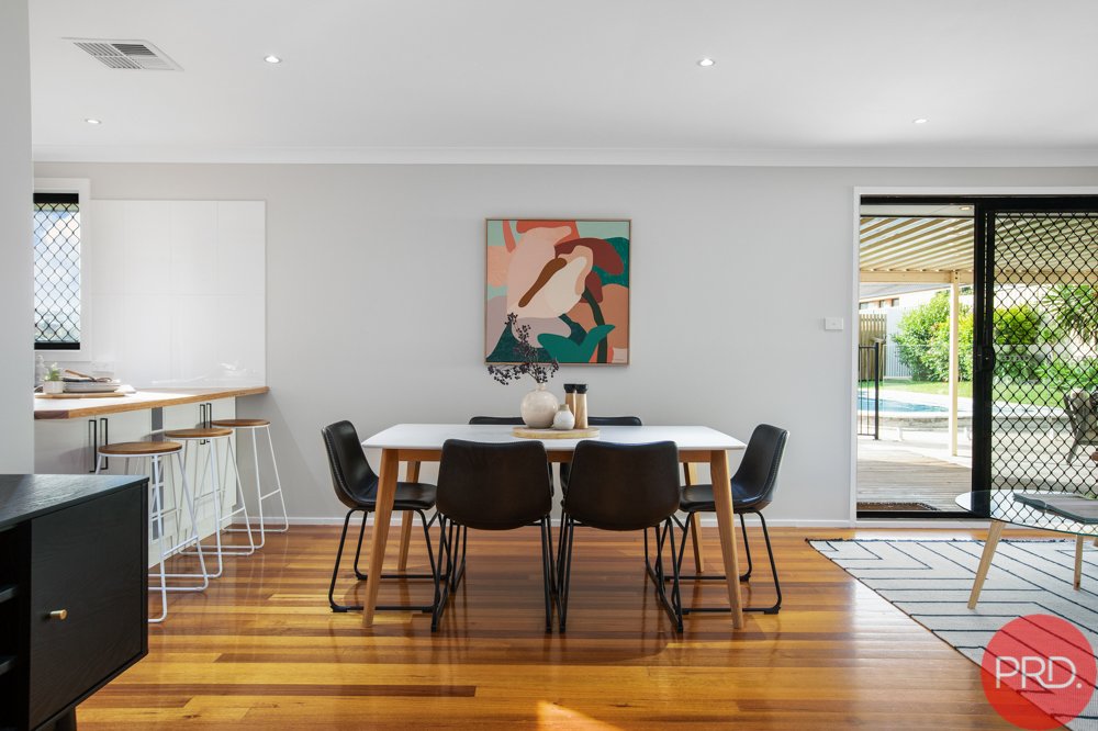 8 Gymea Place THORNTON 4