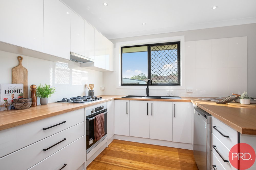 8 Gymea Place THORNTON 6