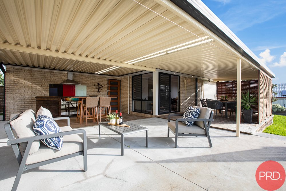 8 Gymea Place THORNTON 11