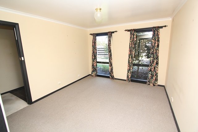 8 Halbert Street WENDOUREE 6