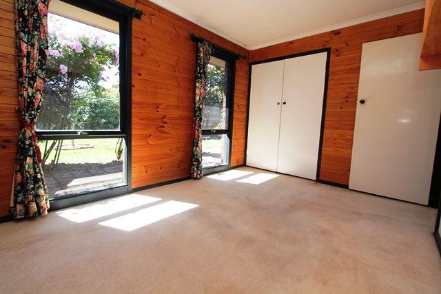 8 Halbert Street WENDOUREE 9