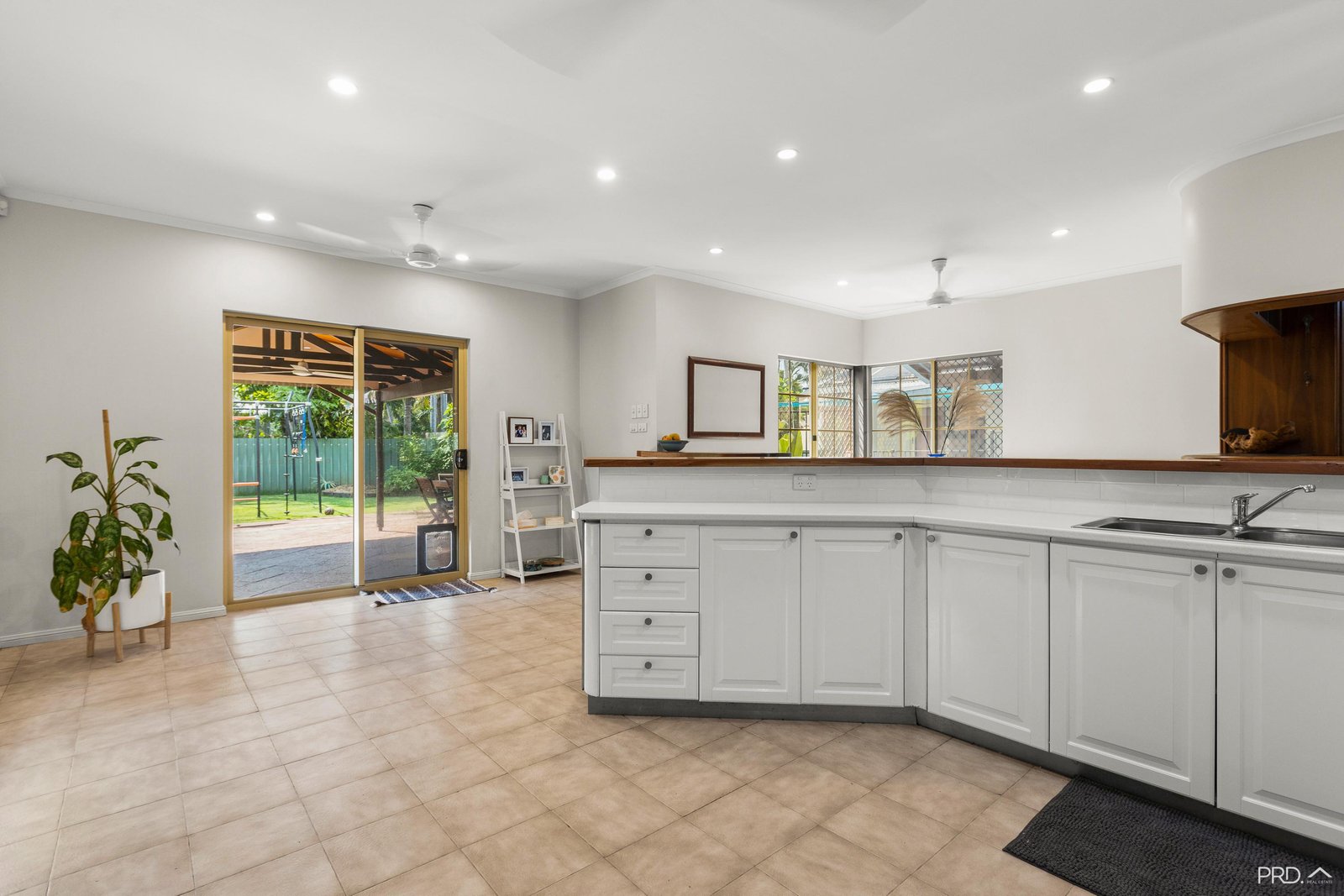 8 Harman Road CABLE BEACH 14