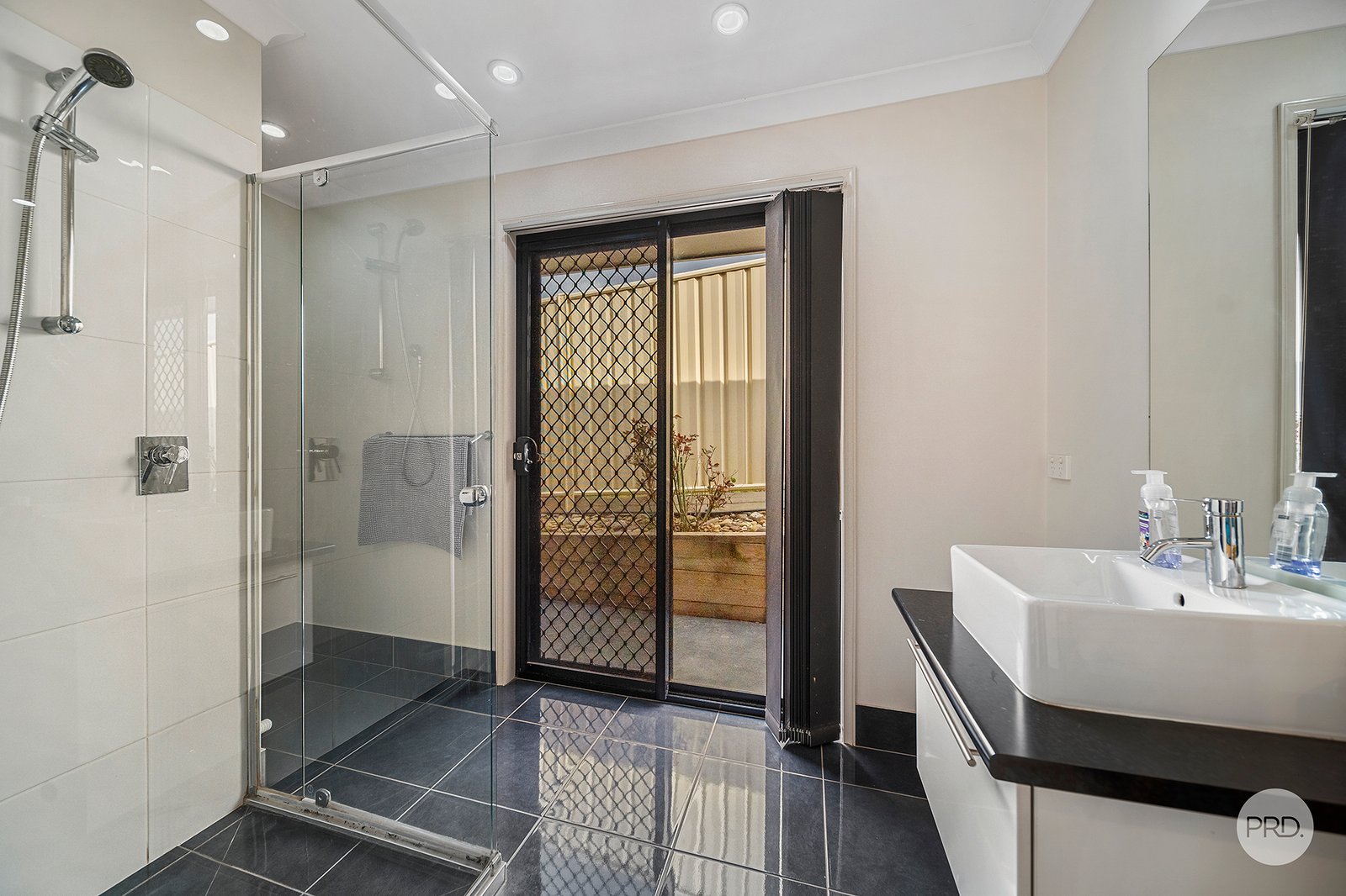 8 Harold Court WHITE HILLS 7