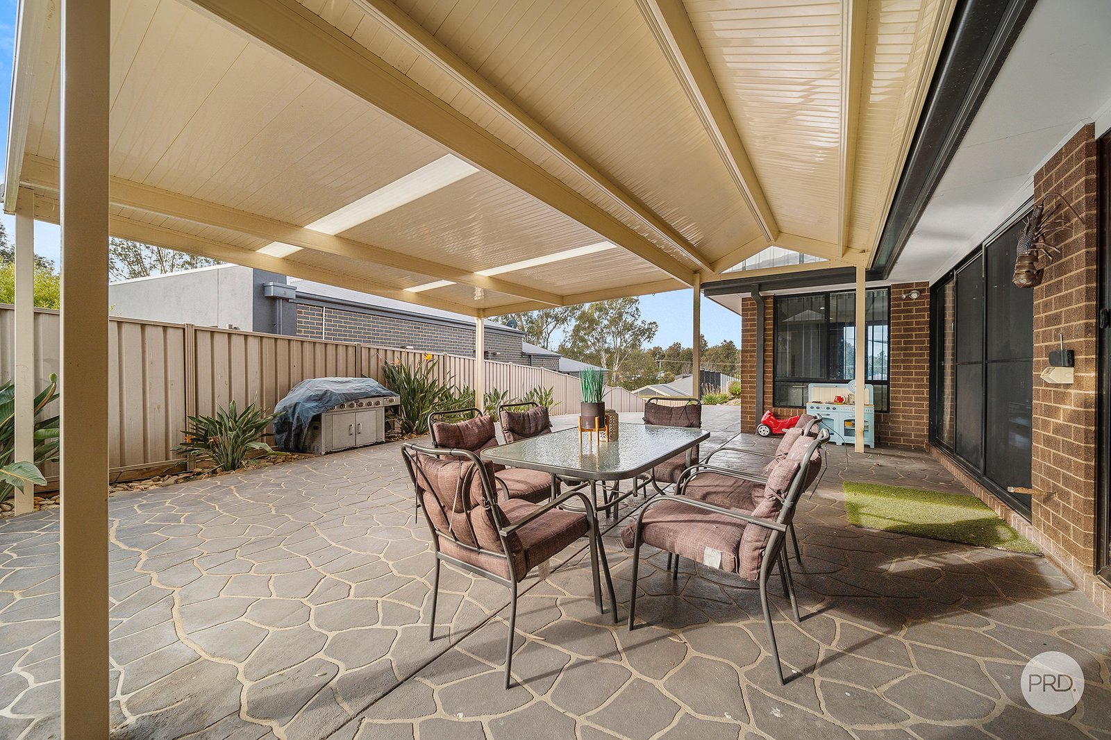 8 Harold Court WHITE HILLS 12