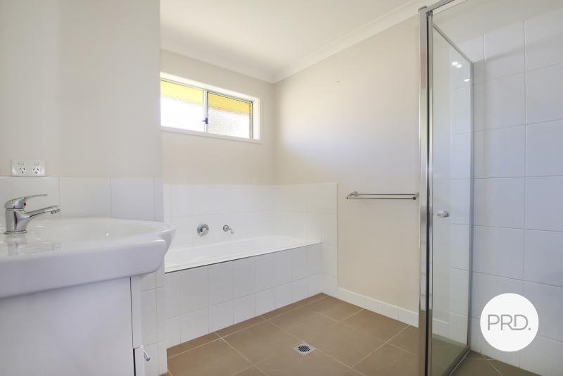 8 Harry Crescent HAMILTON VALLEY 6