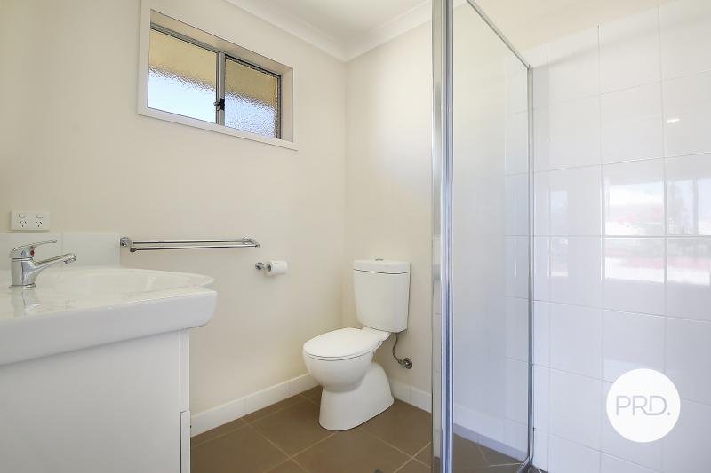 8 Harry Crescent HAMILTON VALLEY 7