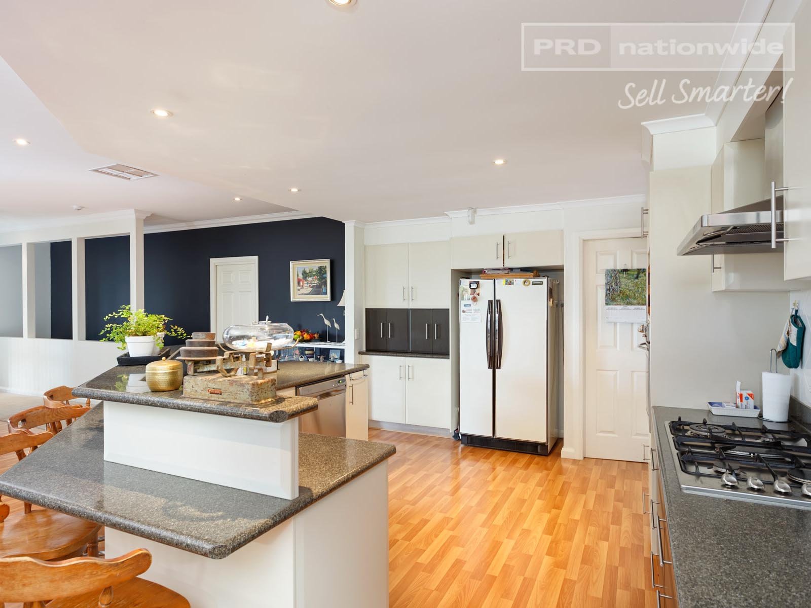 8 Headley Place KOORINGAL 3