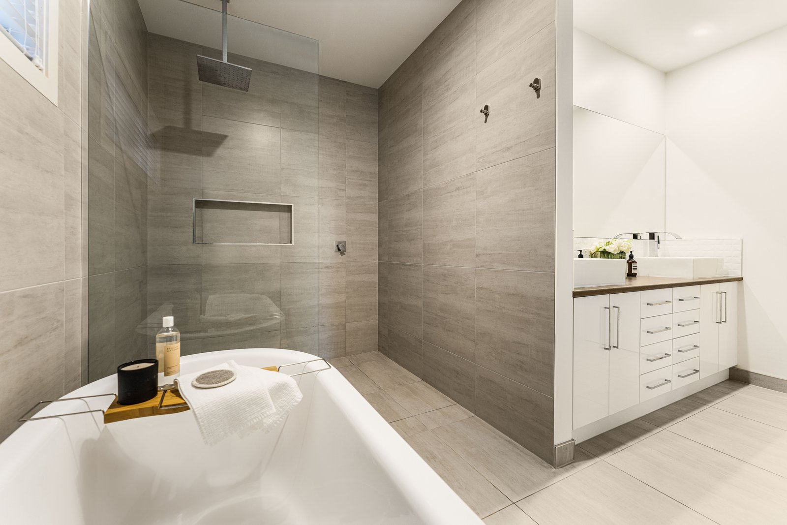 Real Estate and Property in 8 Heffernan Court, Woodend, VIC