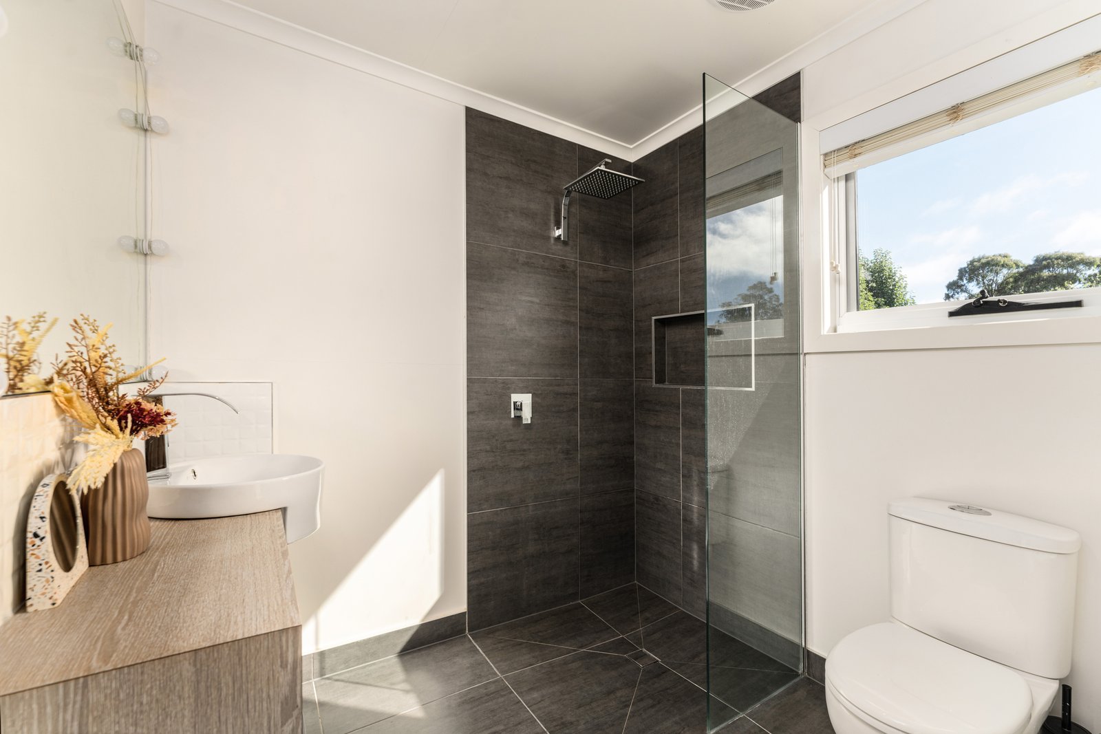 Real Estate and Property in 8 Heffernan Court, Woodend, VIC