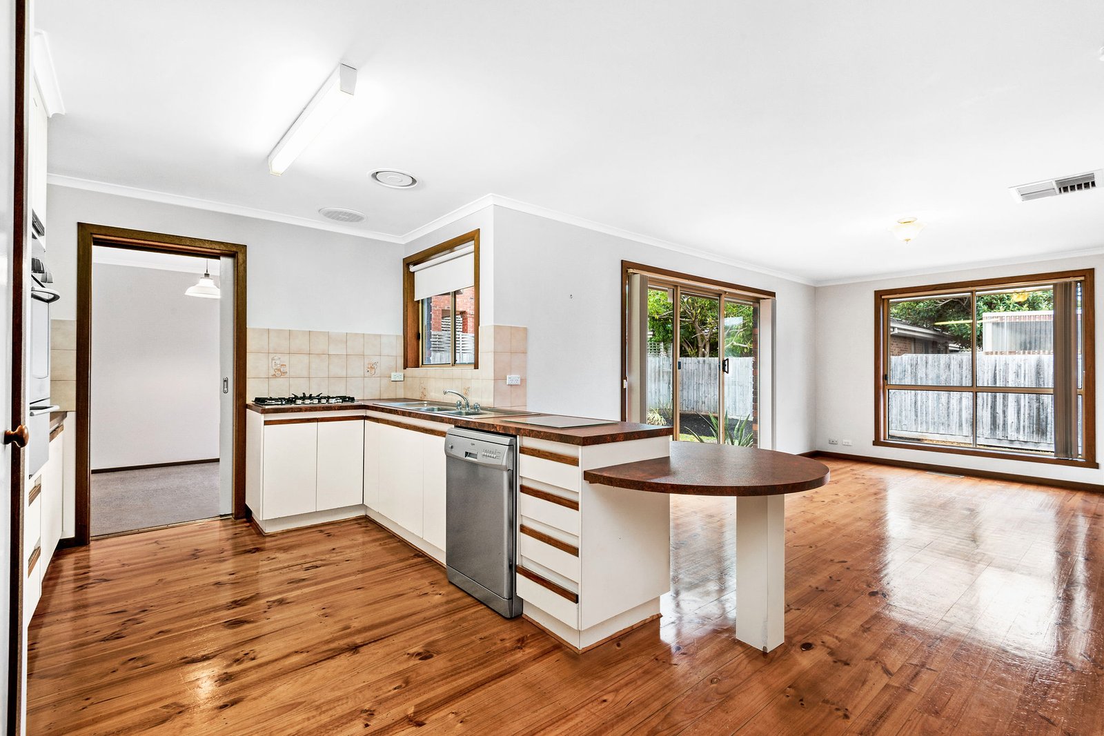 Gallery: 8 Helen Court