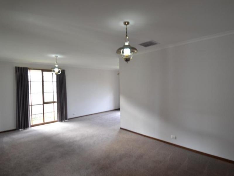 Gallery: 8 Helen Court