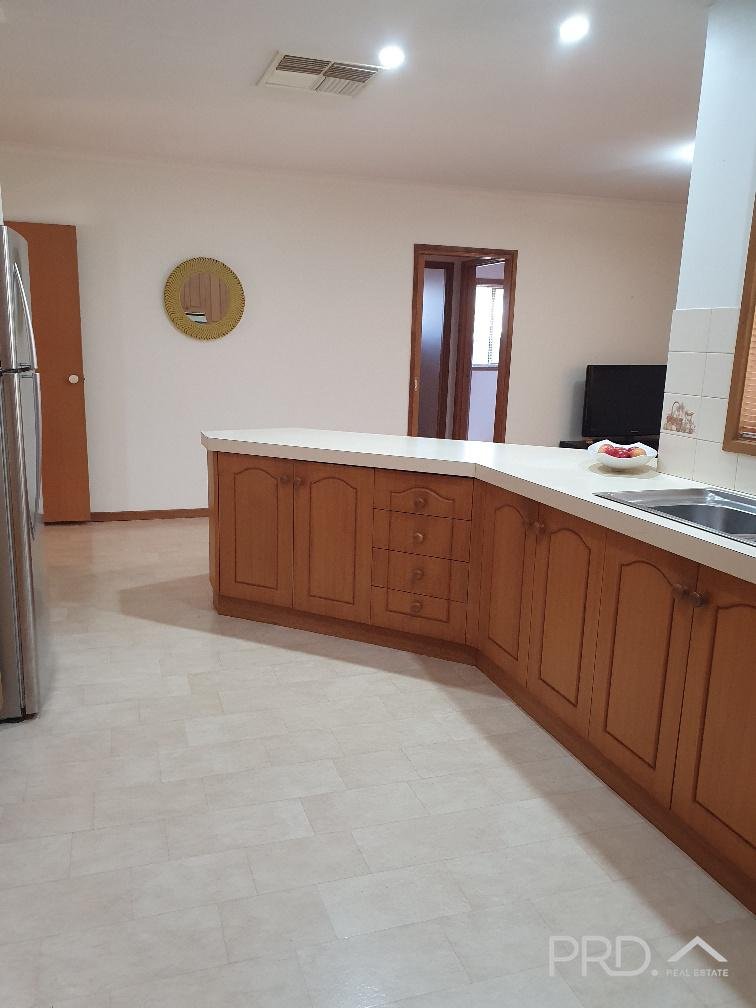 8 Helen Court MILDURA 9