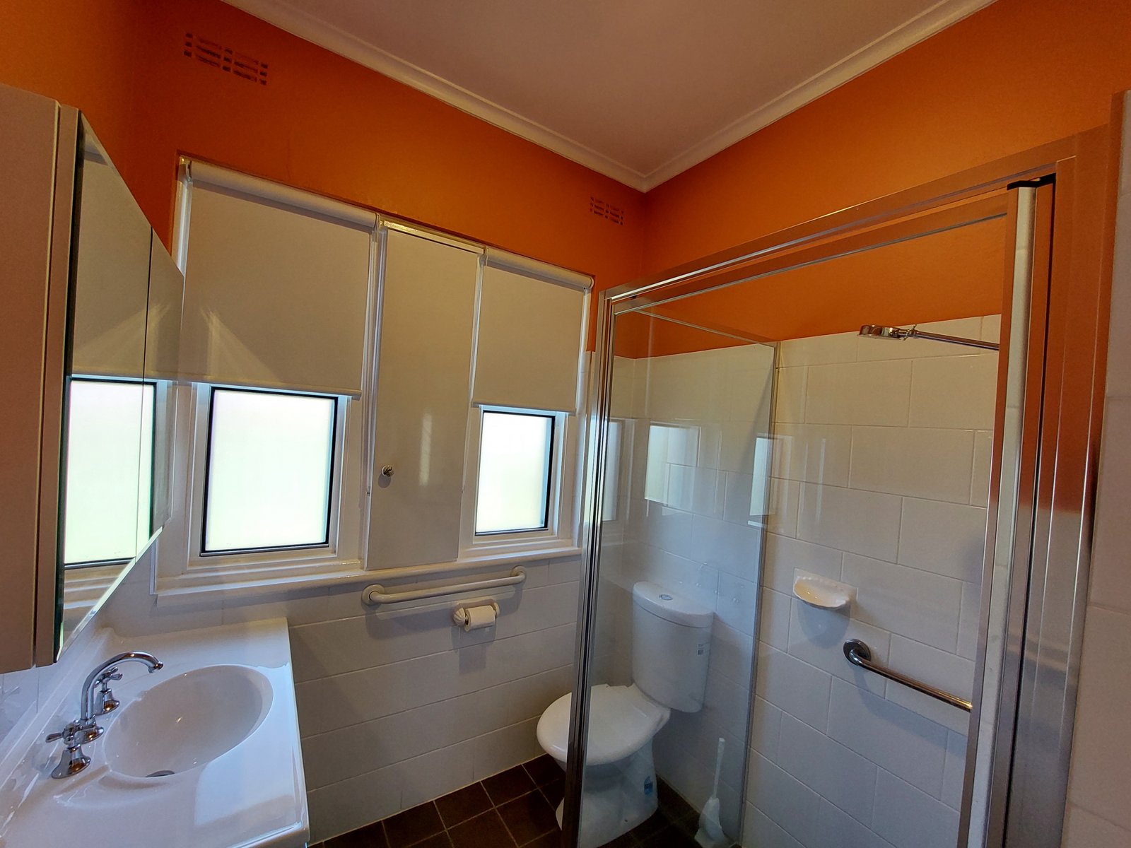 8 Herbert Street TUMUT 8