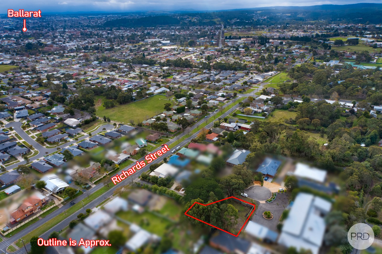 8 Highvista Grove BALLARAT EAST 2