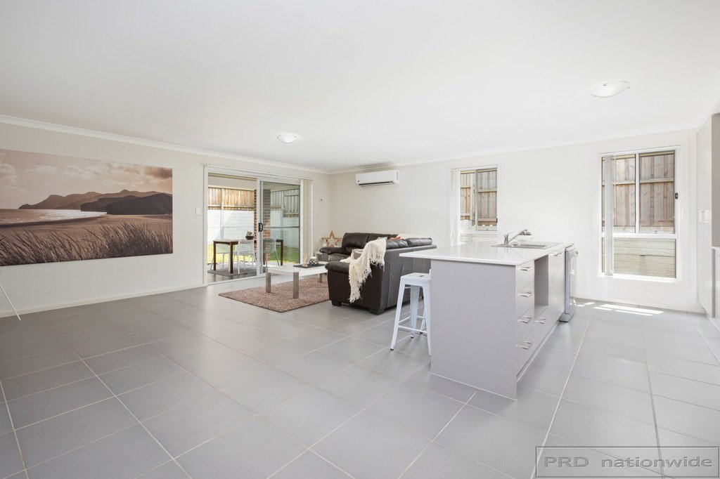 8 Hillcrest Drive GILLIESTON HEIGHTS 4